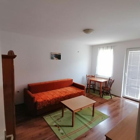 Hostel S Нови-Сад Экстерьер фото