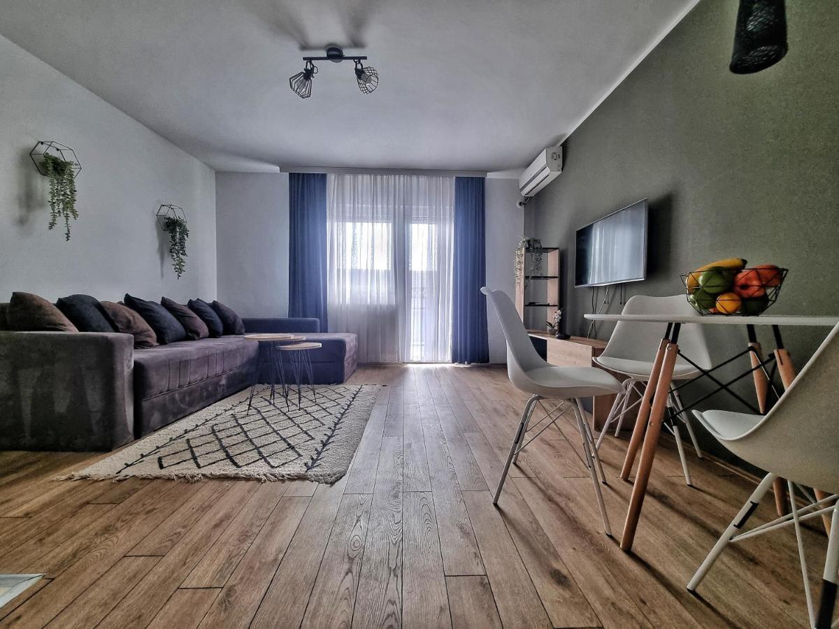 Hostel S Нови-Сад Экстерьер фото