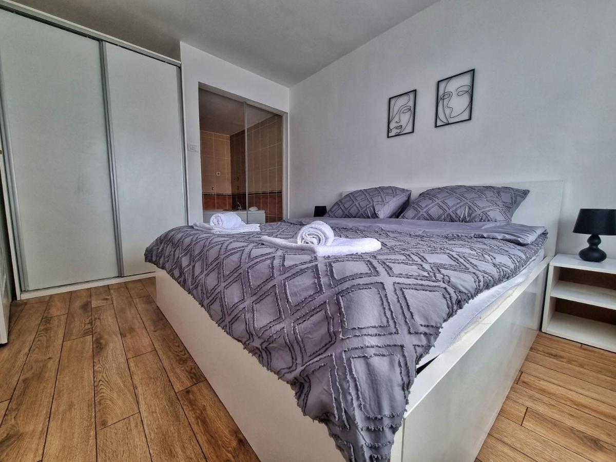 Hostel S Нови-Сад Экстерьер фото