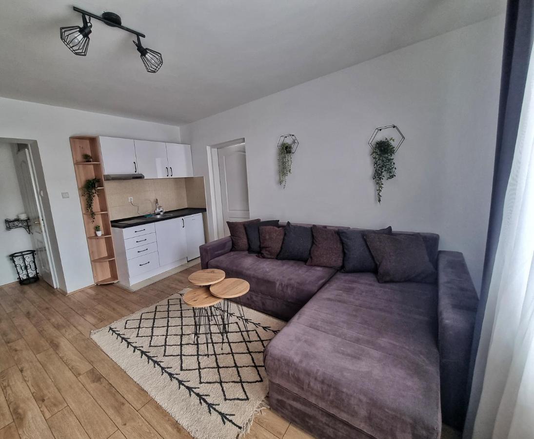 Hostel S Нови-Сад Экстерьер фото