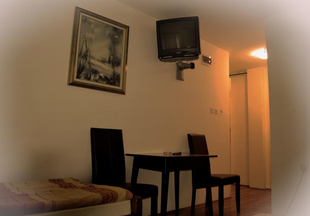 Hostel S Нови-Сад Номер фото