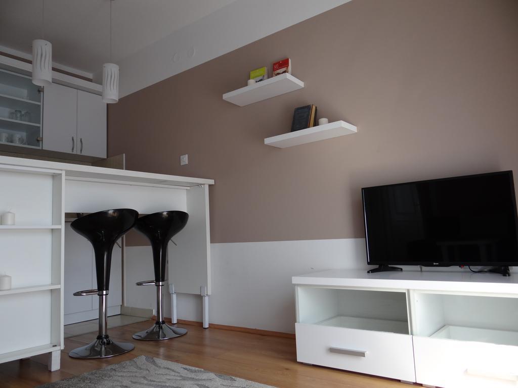 Hostel S Нови-Сад Экстерьер фото