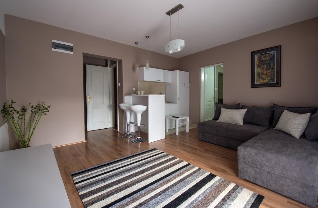 Hostel S Нови-Сад Экстерьер фото