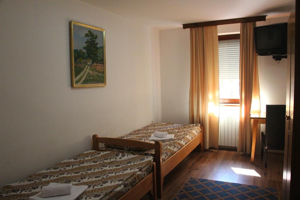 Hostel S Нови-Сад Экстерьер фото